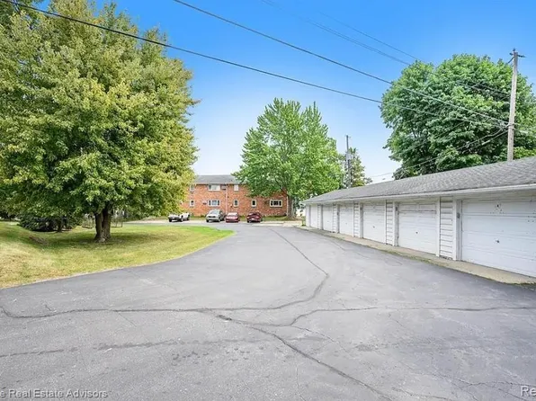 5375 Cooley Lake Rd APT 2, Waterford, MI 48327