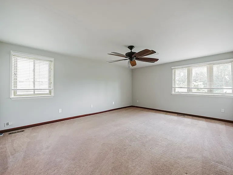 19513 Pollyanna Dr — Photo 31