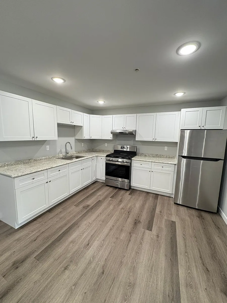 Building Photo - 122 Godwin Ave #302