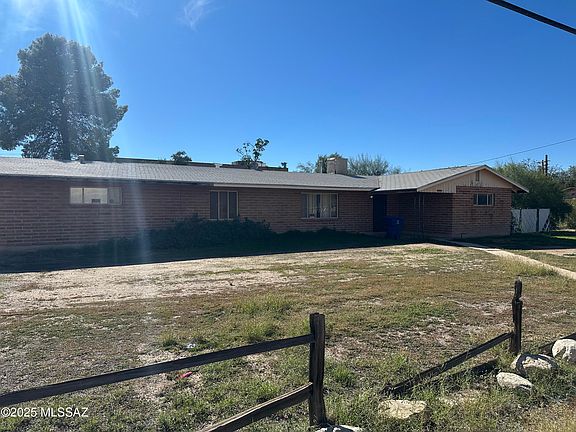 2nd image of 4638 E La Cienega St