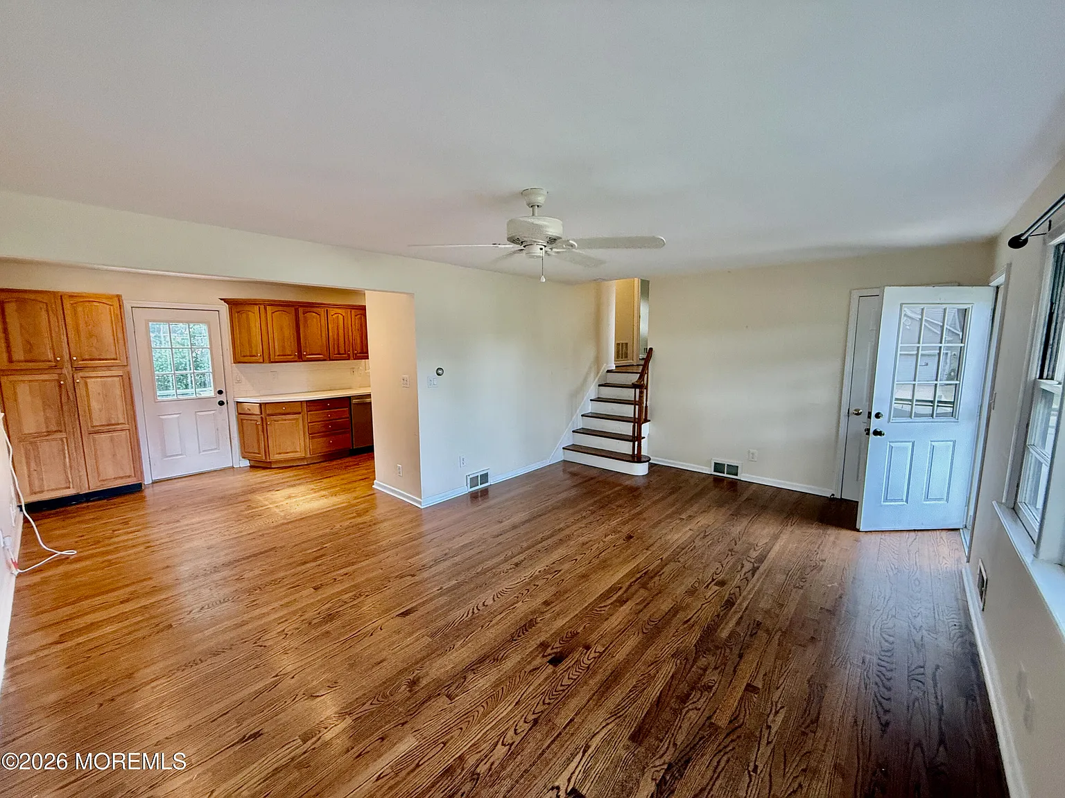 3 bed, 1.5 bath, 1578 sqft, $4,500 — Photo 2