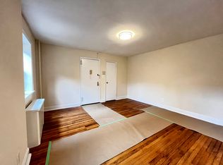 20-31 19th St #3M, Astoria, NY 11105