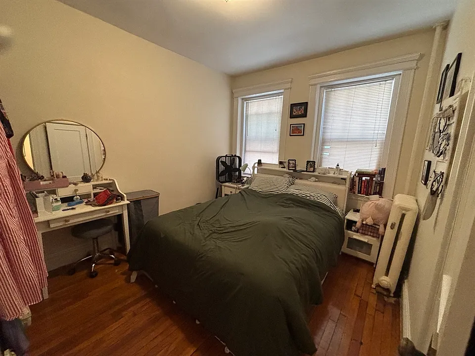 35 Queensberry St #7