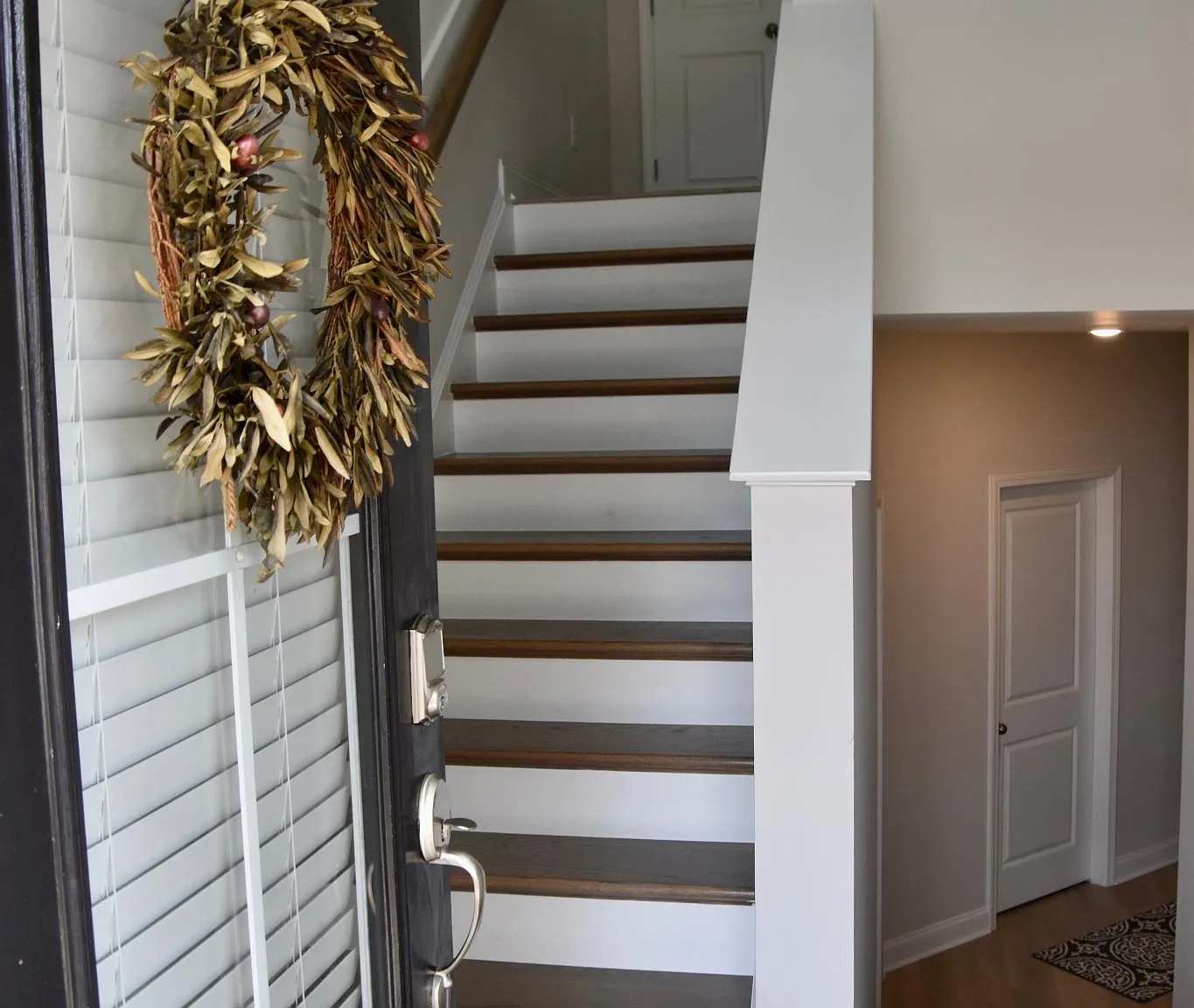 4 bed, 3.5 bath, 2420 sqft, $3,200 — Photo 3