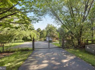 2710 Copper Creek Rd, Herndon, VA 20171