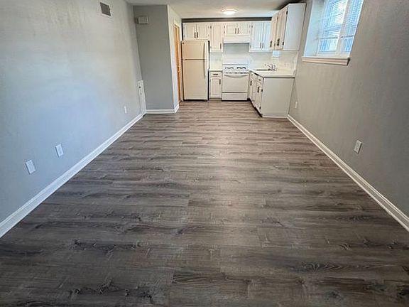 5th image of 72 Cabot St Unit 2
