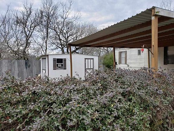 3rd image of 1202 Churchill Dr