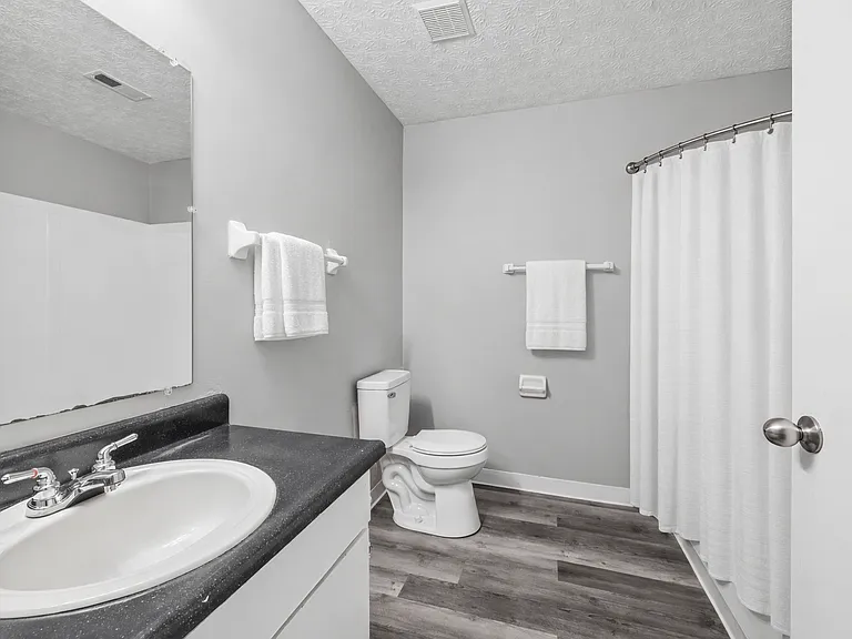 Timbercreek Apts — Photo 12