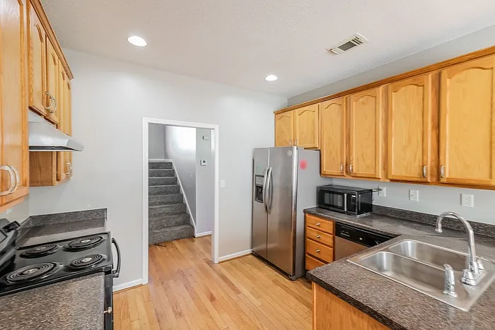 11300 Athena Dr — Photo 3