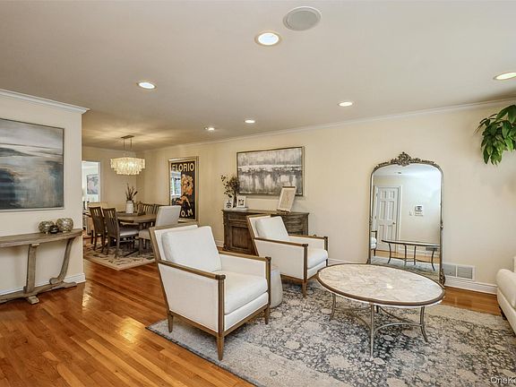 3rd image of 17 Duncan Lane