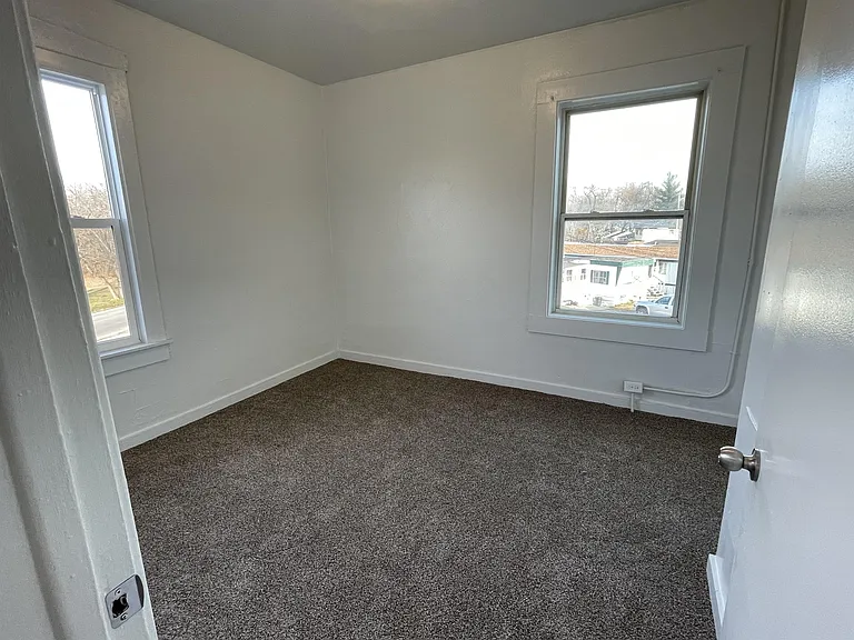 2945 Dekalb St #12 — Photo 6