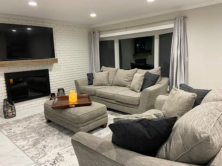 4077 Lincoln Dr — Photo 13