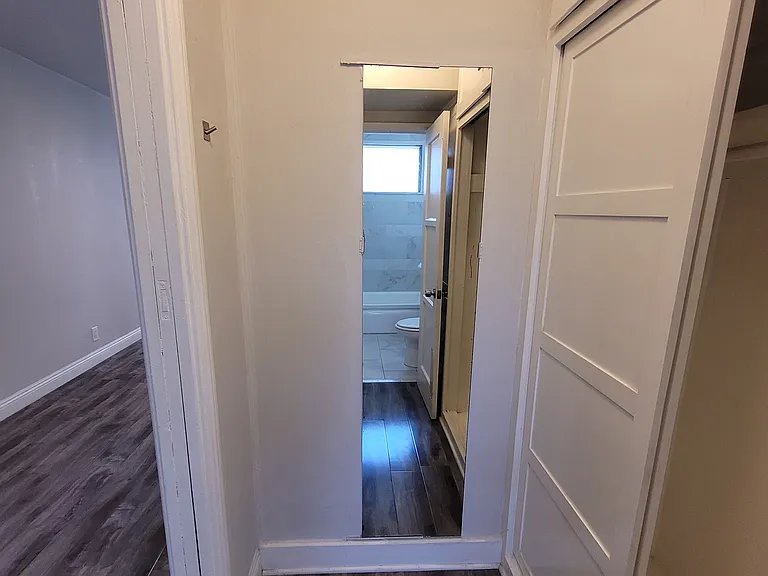 Oakhurst Apartments — Photo 22