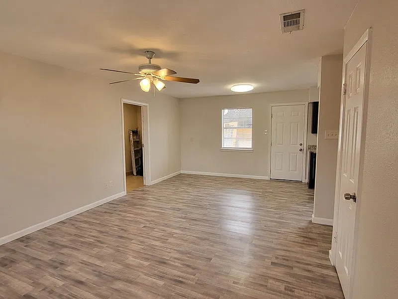 4 bed, 2.0 bath, 1175 sqft, $2,000 — Photo 3
