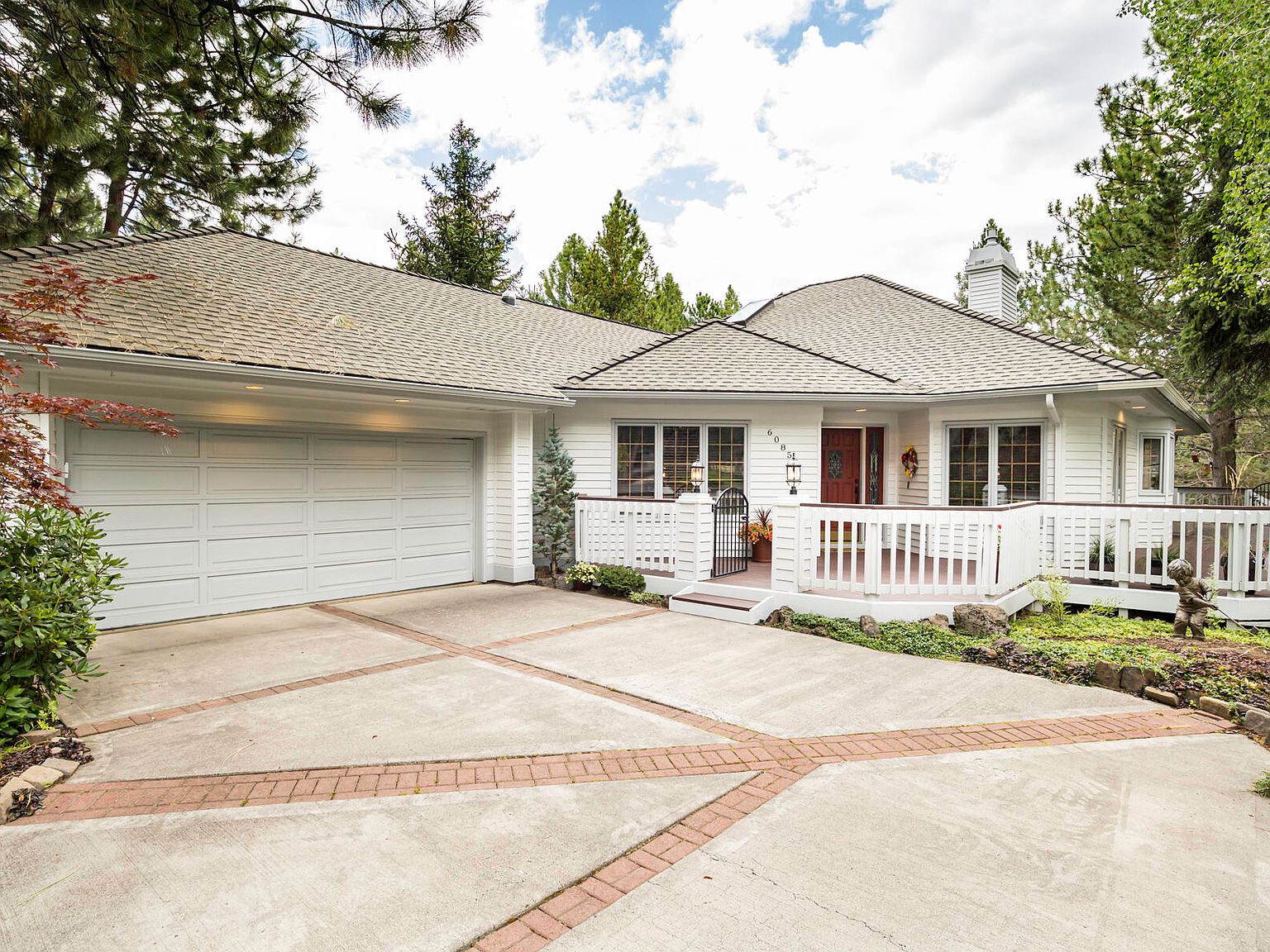 60857 Willow Creek Loop