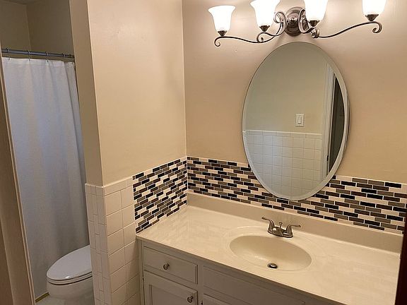 2nd image of 713 Suffolk Cir