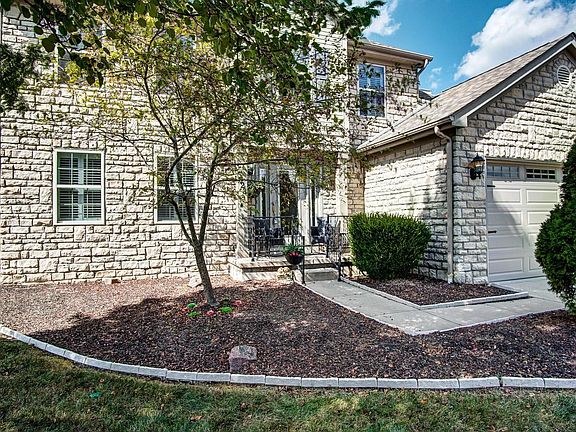 3rd image of 923 McCarrick Ct