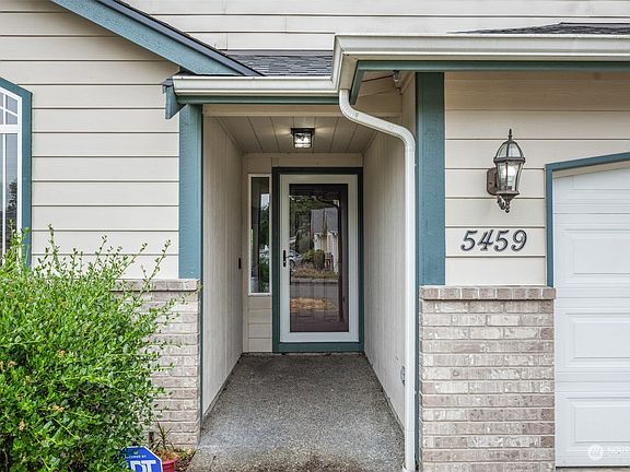 5th image of 5459 Strawberry Court SE