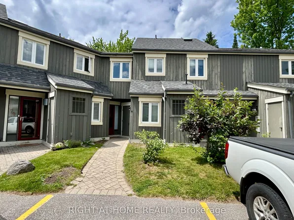 38 Dawson Dr #83, Collingwood, ON L9Y 5B4