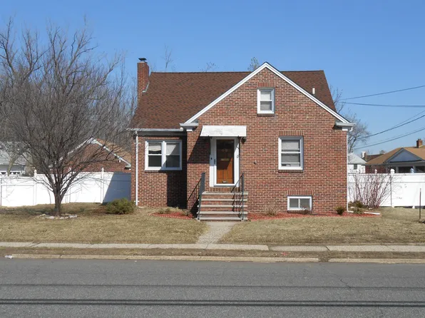 42 Mehrhof Rd, Little Ferry, NJ 07643