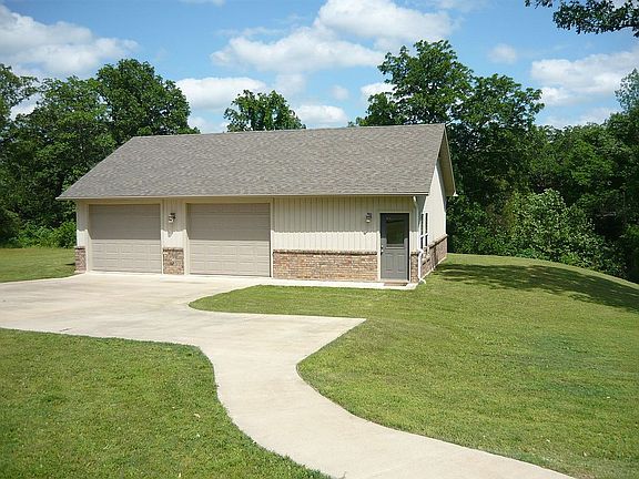 detached garage
