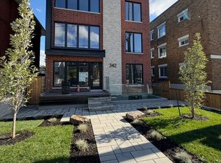 342 5th Ave #6, Ottawa, ON K1S 2N7