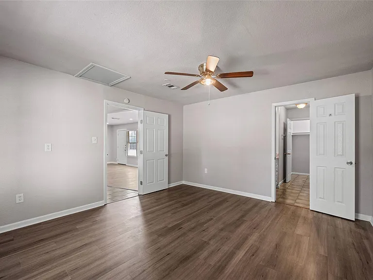 6138 Kenilwood Dr — Photo 5