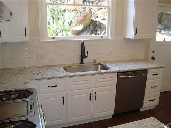 5th image of 49 Mountain Ave