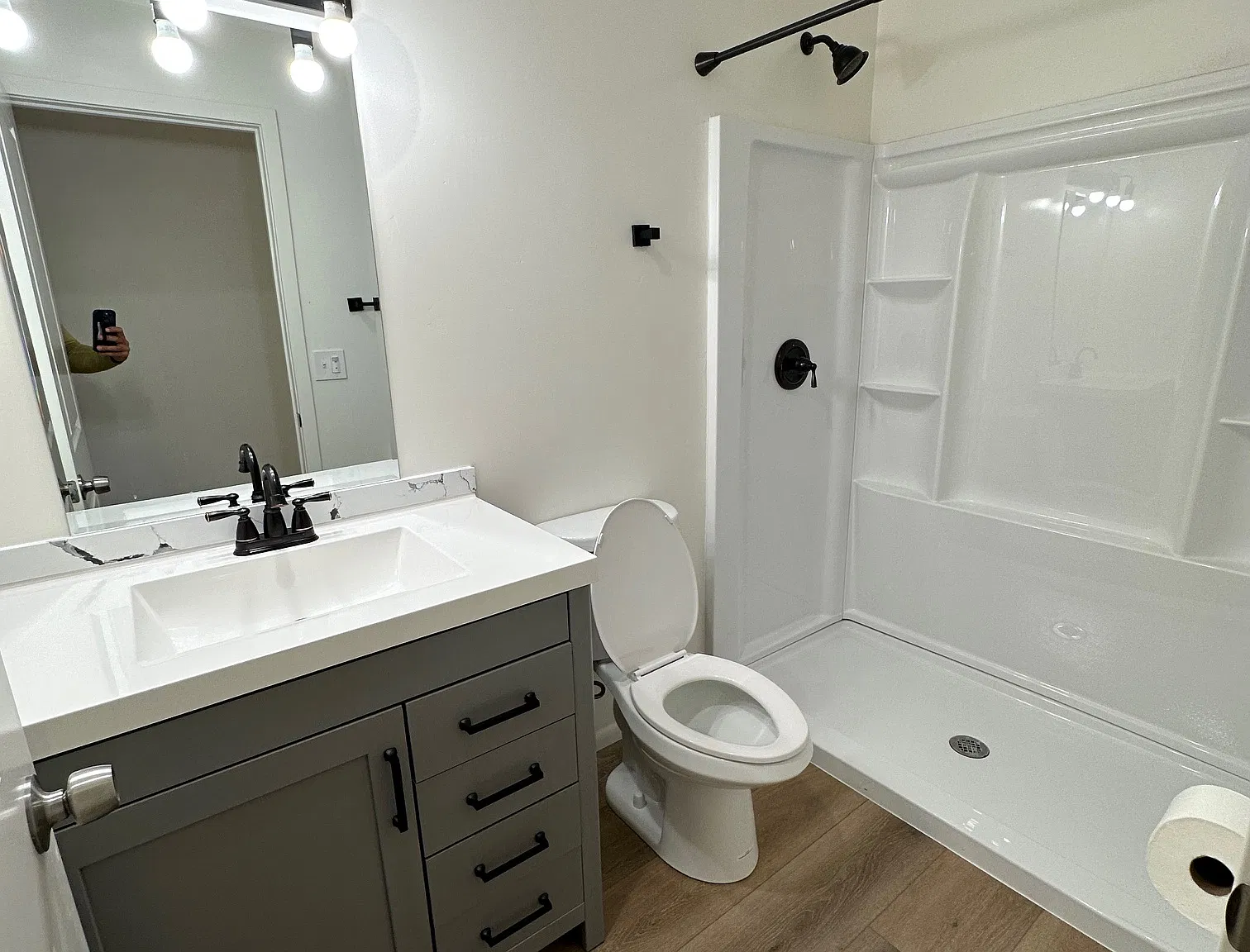 4 bed, 1200 sqft, $5,600 — Photo 4