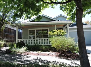 121 Graham Way, Talent, OR 97540