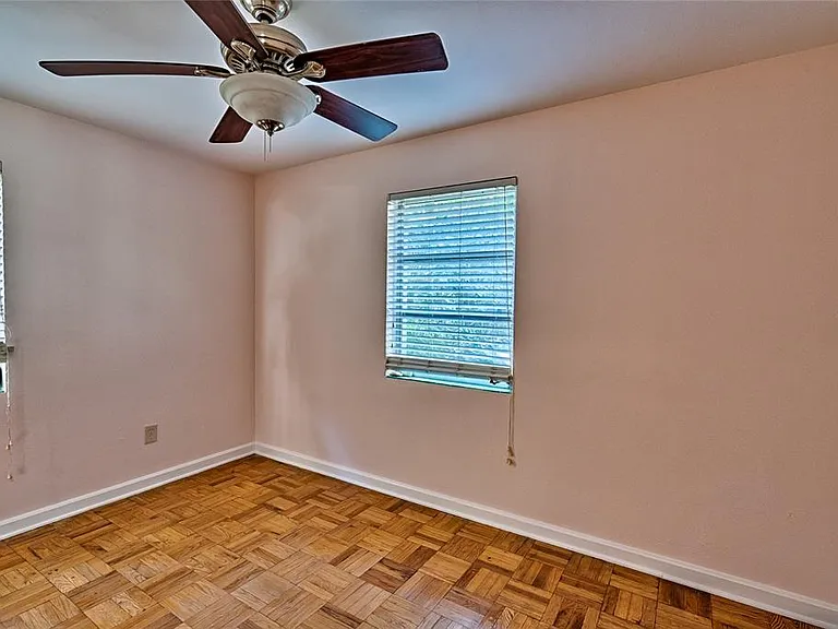 725 NW 33rd Ave — Photo 16