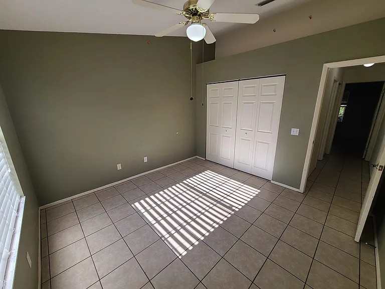 Guest bedroom