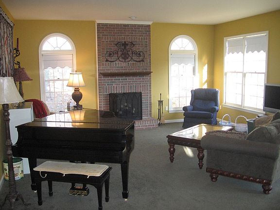 Sunny spacious family room