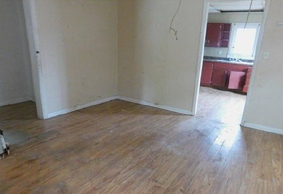 4th image of 713 E Union St