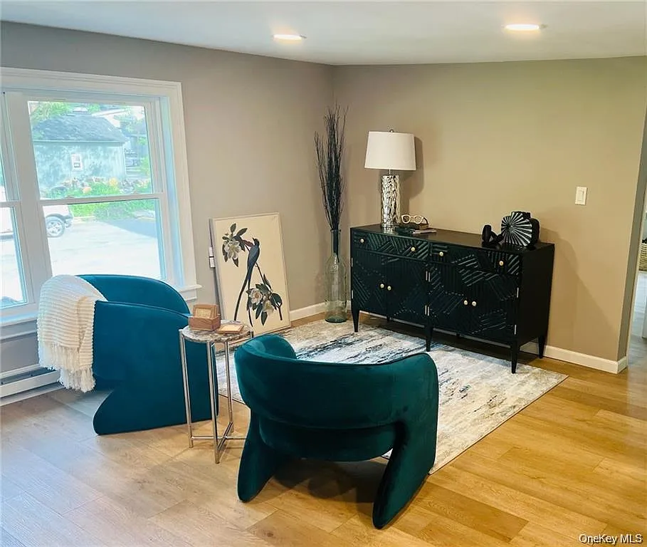 2 bed, 1.0 bath, 750 sqft, $1,950 — Photo 3
