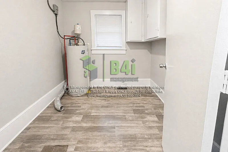 3 bed, 1.0 bath, 1398 sqft, $1,349 — Photo 4