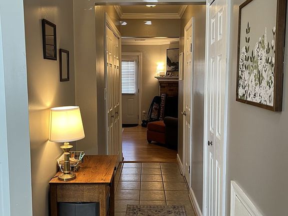 3rd image of 101 Shrewsbury Sq