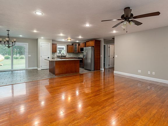 5th image of 15687 Jadin Rd
