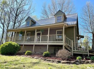 306 Madison Rd, Carbondale, IL 62903