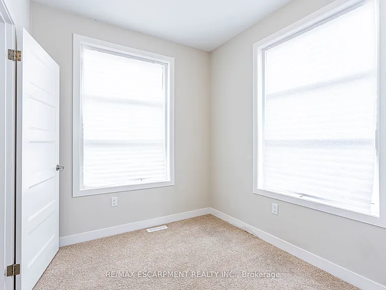 941 Manhattan Way — Photo 26