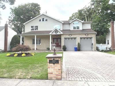 1823 Stuyvesant Avenue, East Meadow, NY, 11554