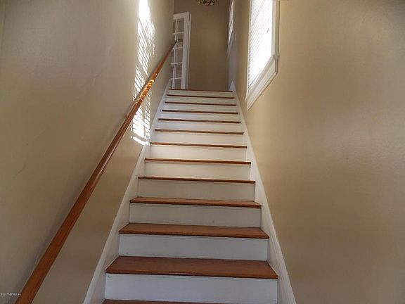 3rd image of 2572 Forbes St