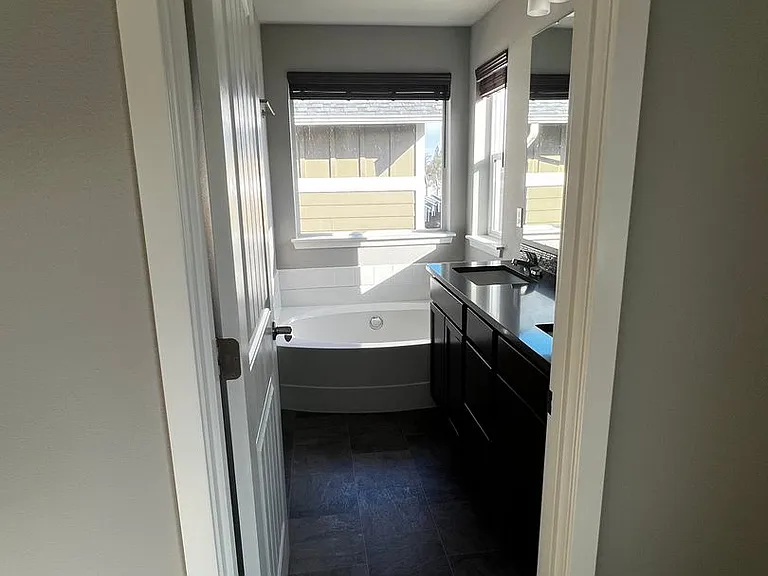 3887 Portside Dr — Photo 25