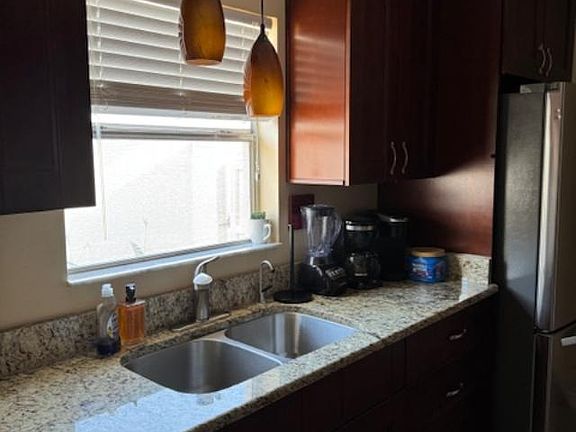 5th image of 315 Guido Ave