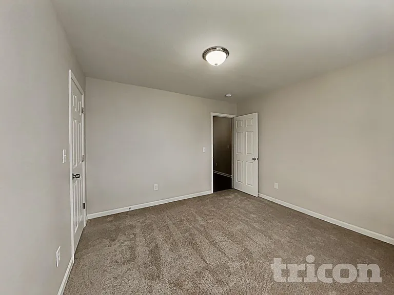 113 Elgin Ln — Photo 12
