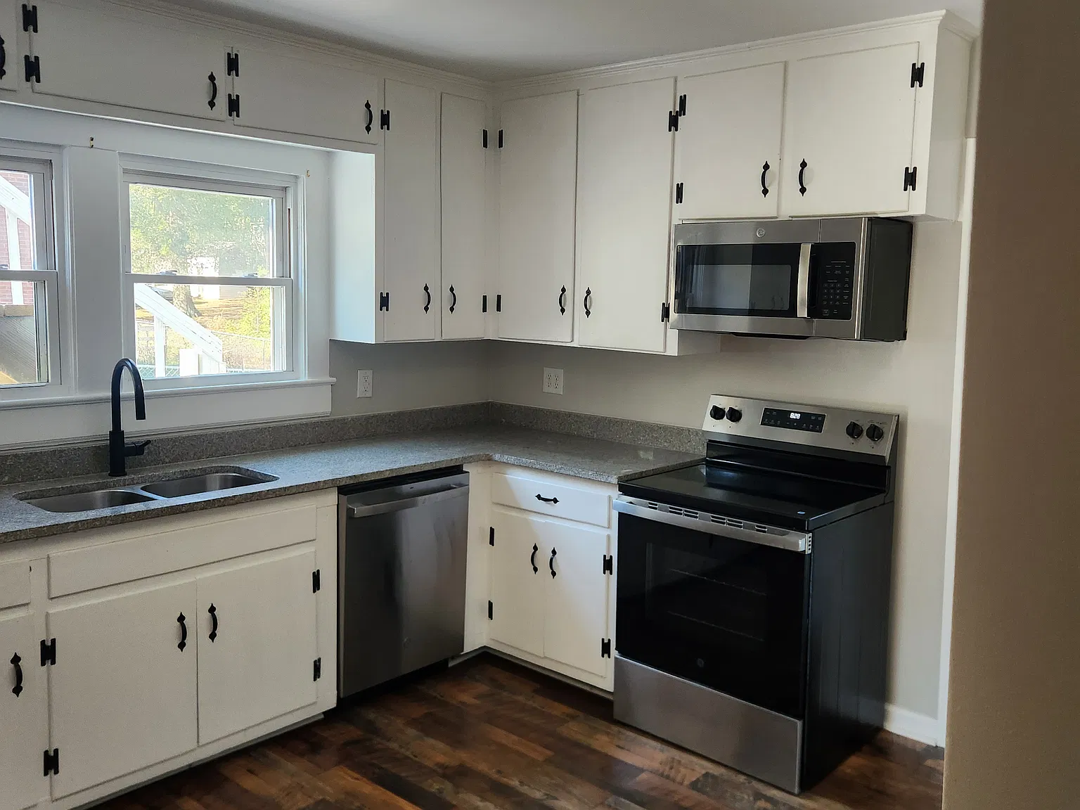 419 Old Liberty Rd — Photo 3