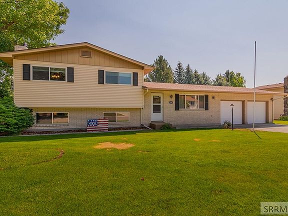 4th image of 2197 Oak Trail Dr