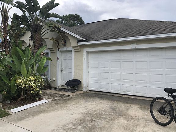 2nd image of 834 SE Cavern Ave