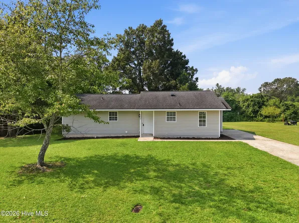 636 Hill Road Circle, Ayden, NC 28513