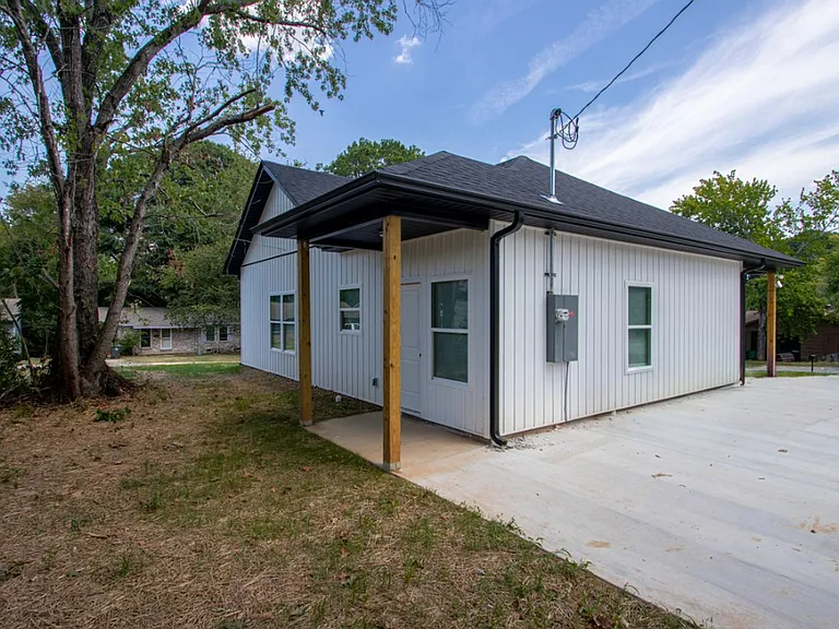 4800 Greenfield Dr — Photo 22